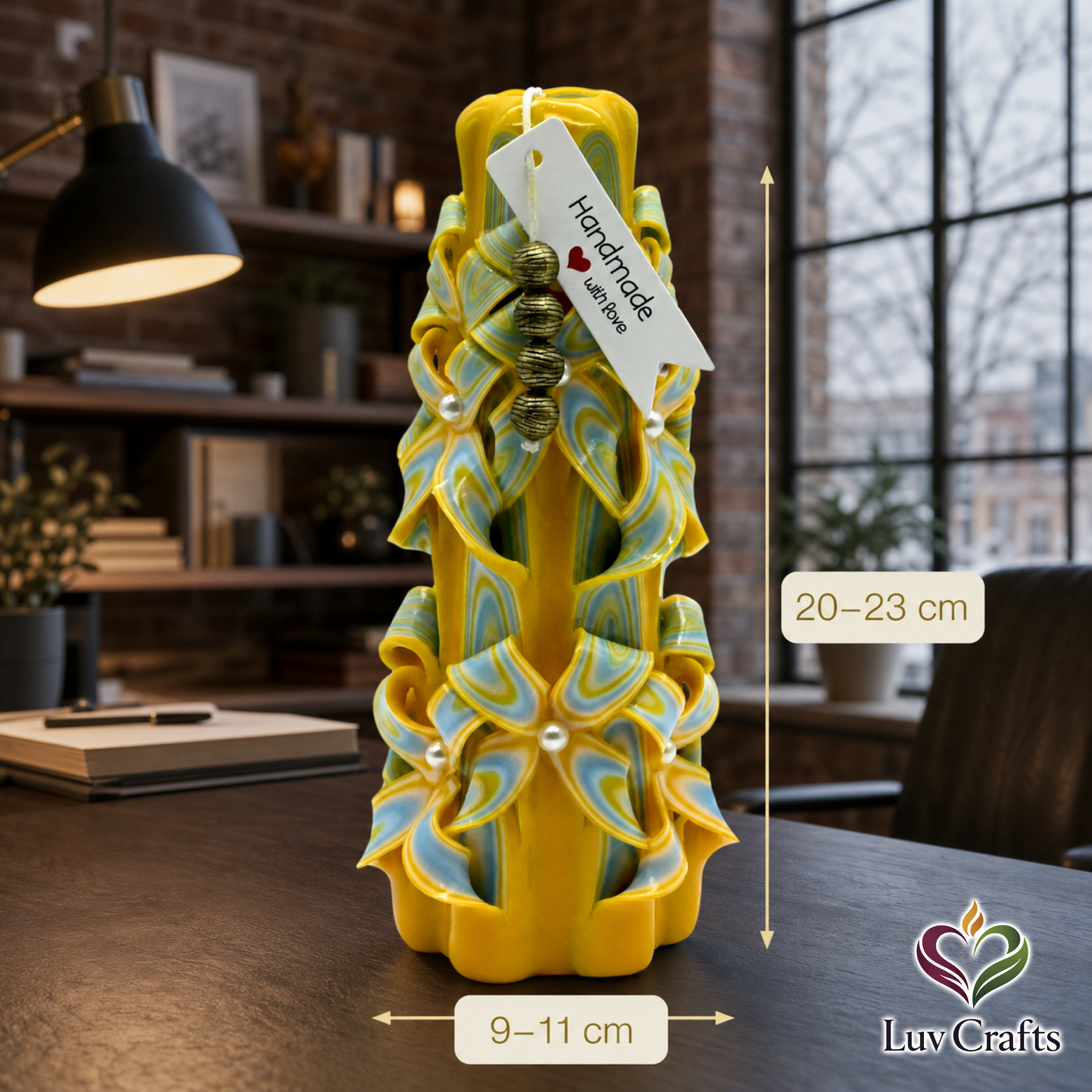 Golden Horizon Ribbons – Hand-Carved Luxury Candle (Large)