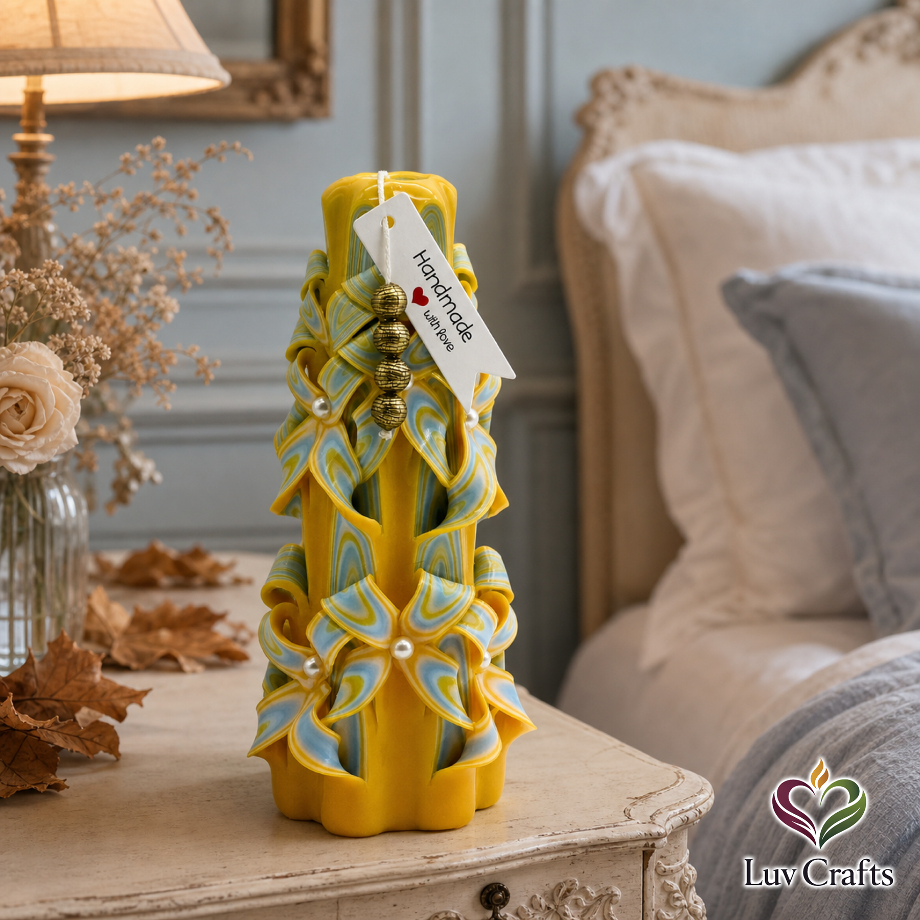 Golden Horizon Ribbons – Hand-Carved Luxury Candle (Large)